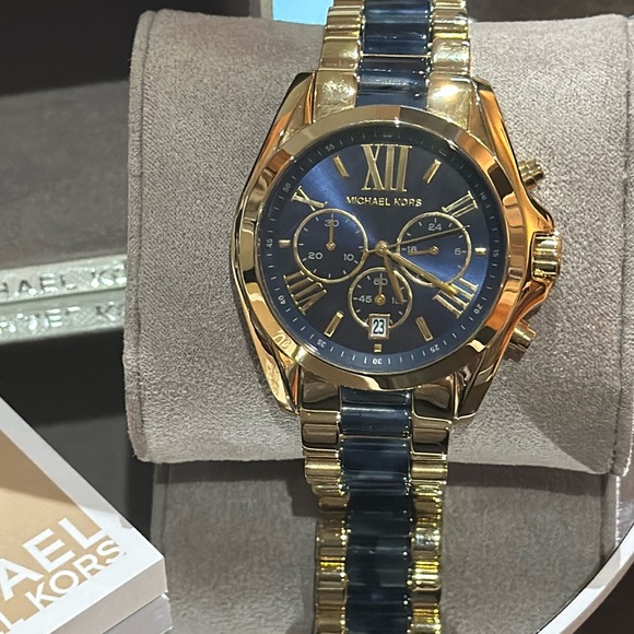 Authentic Michael Kors Bradshaw, Model MK 6268, Beautiful 2-Tone Chronograph - Picture 5 of 13